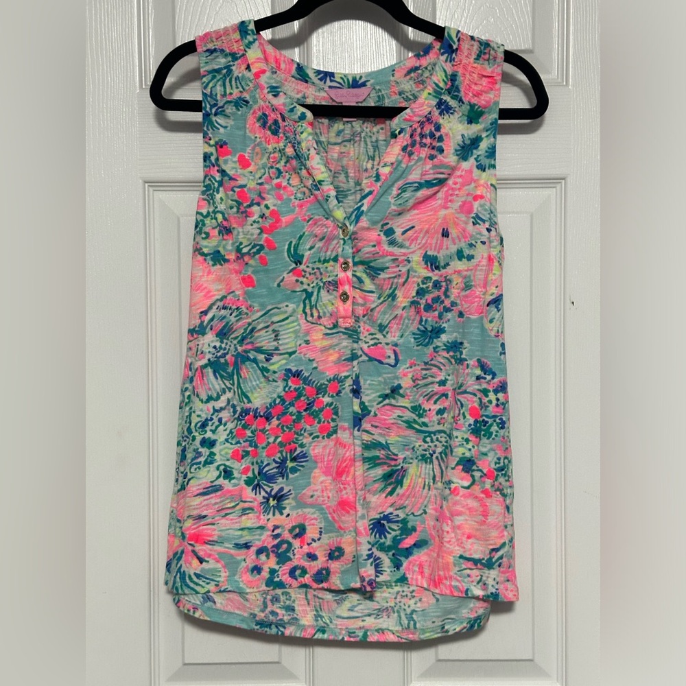 Lilly Pulitzer Essie top